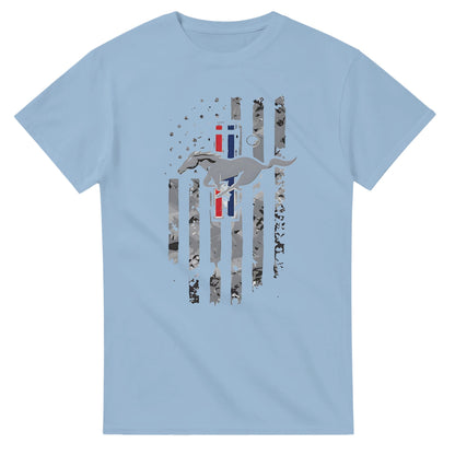 Hellblaues Horse American T-Shirt mit amerikanischer Flagge und Pferde-Design, unisex, aus 100% Baumwolle, langlebig und bequem.