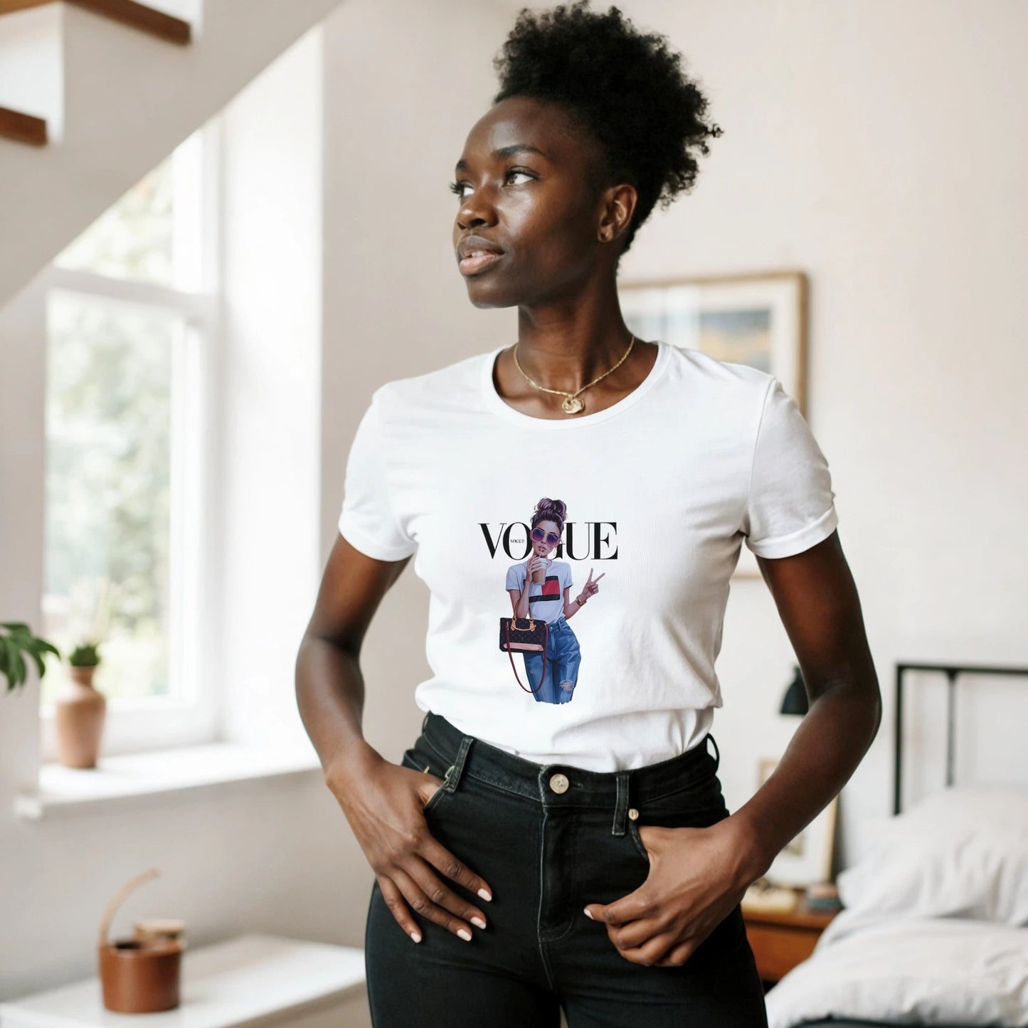 vogue style damen t-shirt aus 100% baumwolle, figurbetont und umweltfreundlich, weiß mit modischem druck, getragen von frau
