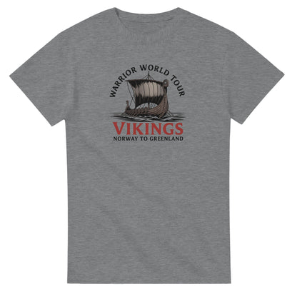 Graues Wikinger T-Shirt aus schwerer Baumwolle mit klassischem Schnitt und Wikinger-Schiff Motiv.