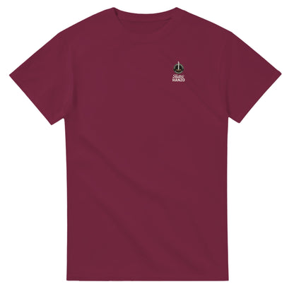Hattori Hanzo T-Shirt in Bordeauxrot aus 100% Baumwolle mit kleinem Logo-Print auf der Brust