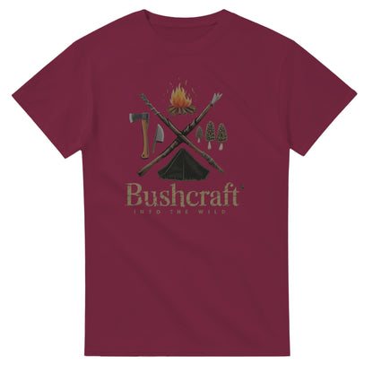 Bushcraft T-Shirt aus 100% Baumwolle in Weinrot mit Outdoor-Motiv, langlebig und bequem für Naturliebhaber.