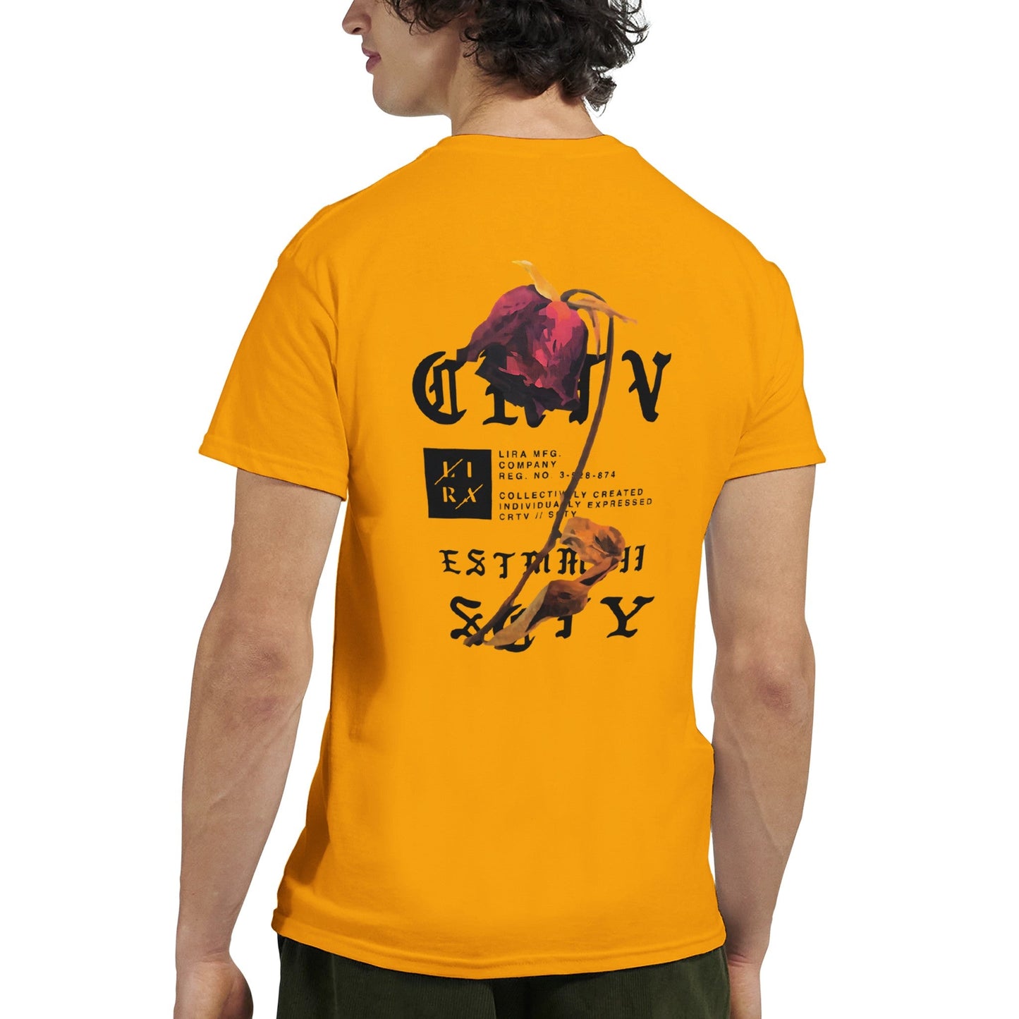 lira streetart unisex t-shirt in orange mit schwarzem und rotem graffiti-print auf der rückseite, aus 100 % baumwolle, langlebig und für alltag und freizeit geeignet
