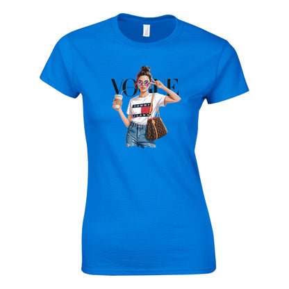 Blaues Vogue T-Shirt für Damen mit modischem Print und halbtaillierter Passform aus weicher Baumwolle