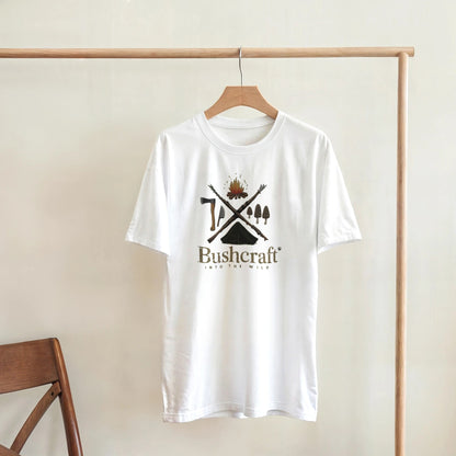 Weißes Bushcraft T-Shirt aus 100% Baumwolle mit Outdoor-Motiv und klassischer Passform