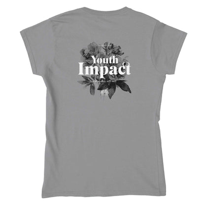 graues Gildan® 64000L Damen T-Shirt mit floralem Jugend Impact Druck auf der Rückseite, semi-fitted Streetwear Crewneck design