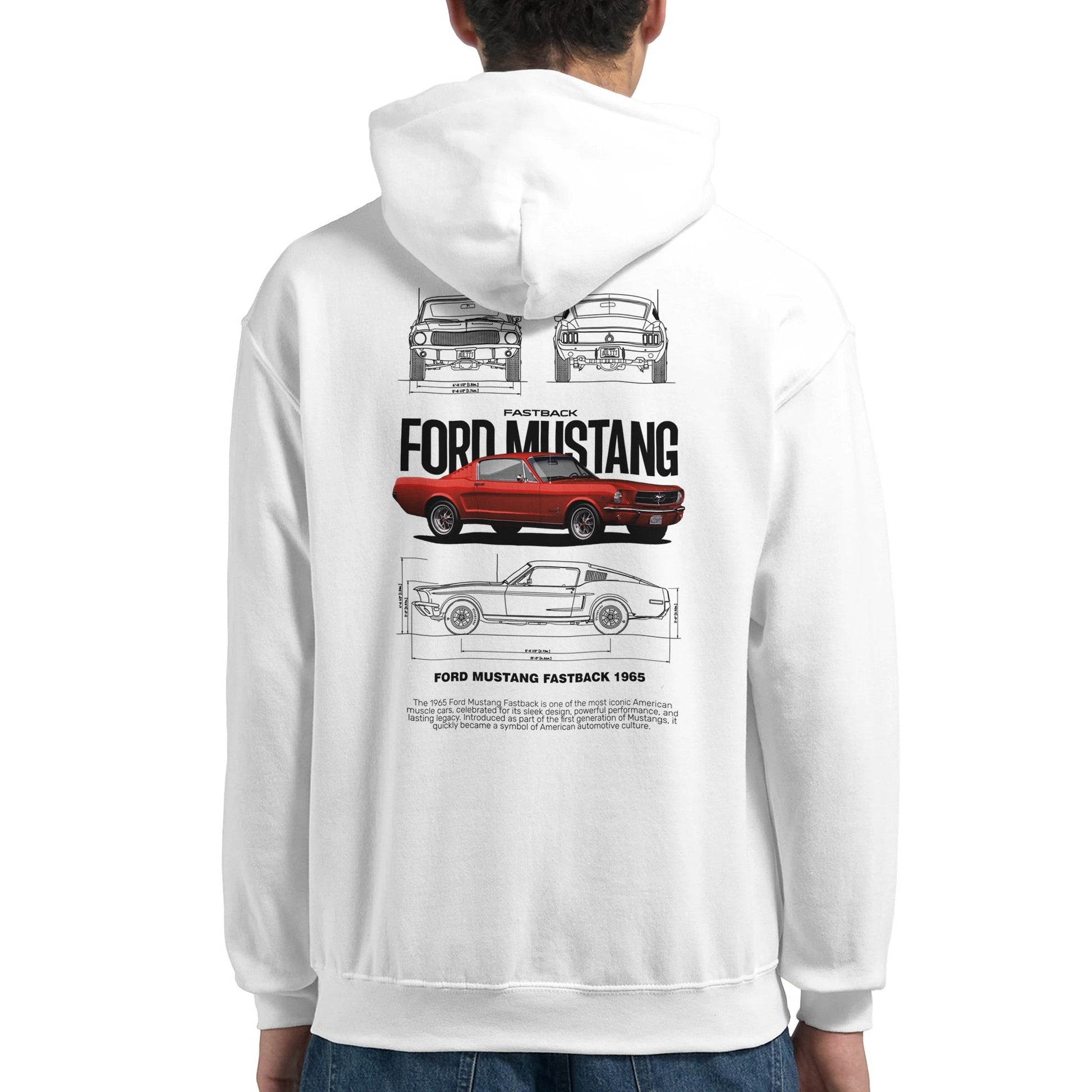 Weißer Ford Mustang Fan Hoodie mit klassischem Fastback 1965 Design und rotem Mustang-Auto auf der Rückseite, gemütliches Kapuzen-Sweatshirt für Auto-Enthusiasten.