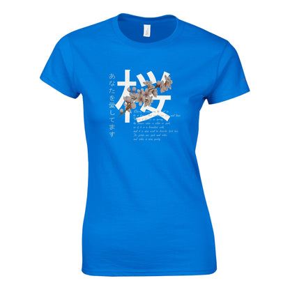 Kirschblüten Träume Damen-Crewneck T-Shirt aus Baumwolle mit Kirschblütenmotiv auf blauem Stoff