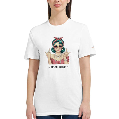 Weißes klassisches T-Shirt mit auffälligem Respekt-Design vorne, halbtailliert und aus 100% ringgesponnener Baumwolle.