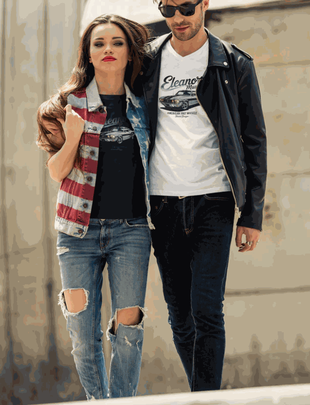 mann und frau tragen eleanor mustang auto t-shirts in schwarz und weiß mit unisex-passform und autodesign.