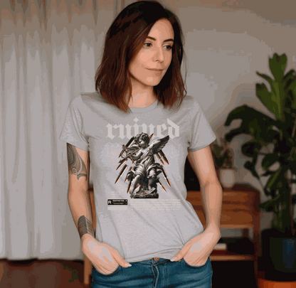 Ruined Streetwear Unisex Crewneck T-Shirt aus 100% Baumwolle mit robustem Design und lässigem Stil