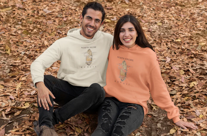 zwei Personen sitzend auf Herbstlaub, tragen Pullover Hoodie Sommer Feeling Hawaii in Beige und Korallenrot, bequem und lässig