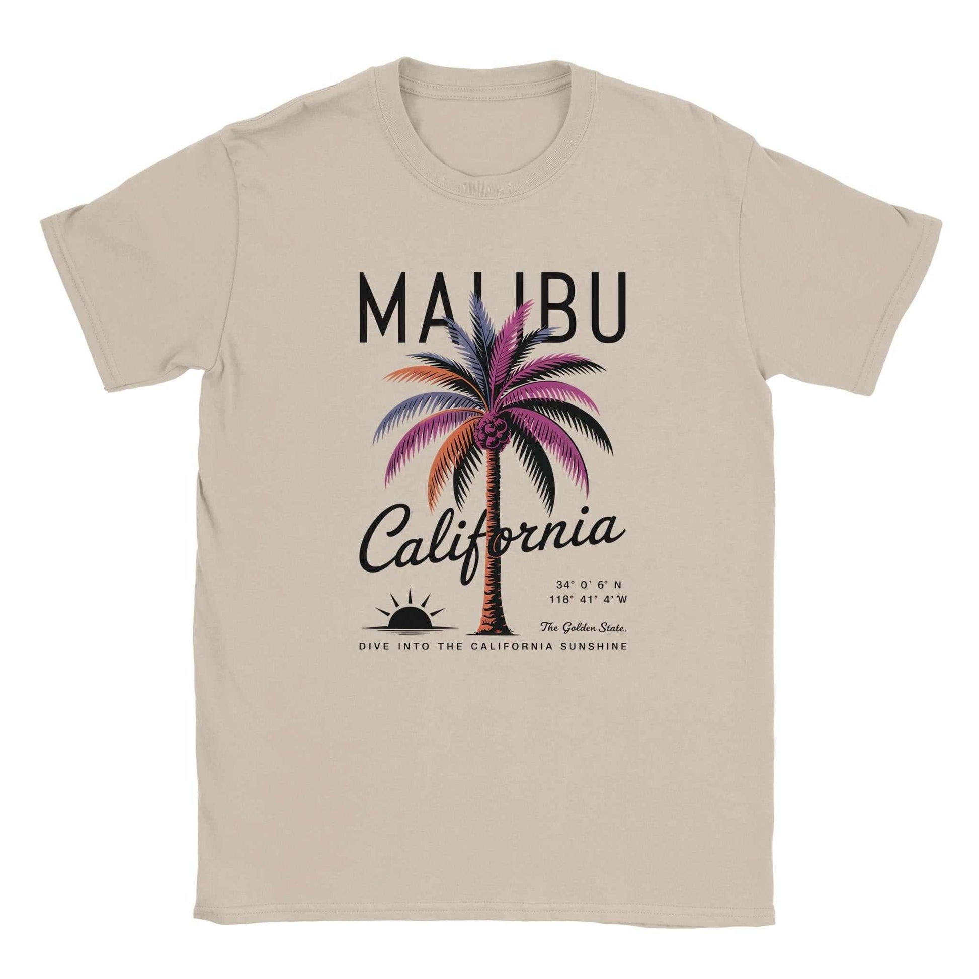 California Sunshine Sommer T-Shirt beige with colorful palm tree and Malibu California text, soft seamless summer tee