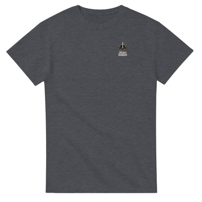 Hattori Hanzo T-Shirt aus 100% Baumwolle mit hochwertigem Design und kleinem Logo auf der Brust, dunkelgrau