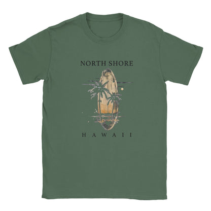 Hawaii Sommer Beach Unisex T-Shirt mit Surfbrett- und Palmen-Design, aus hochwertiger Baumwolle, perfekt für den Strandurlaub.