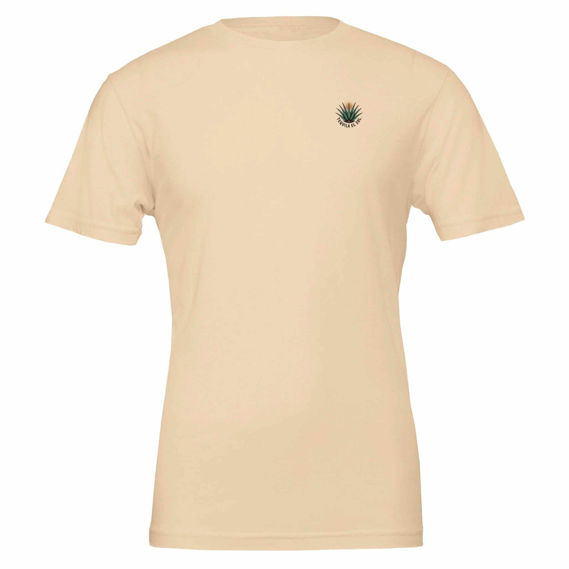Beige Tequila Sommer T-Shirt aus weicher, nachhaltiger Baumwolle mit Unisex-Passform und kleinem Agavenlogo vorne links.