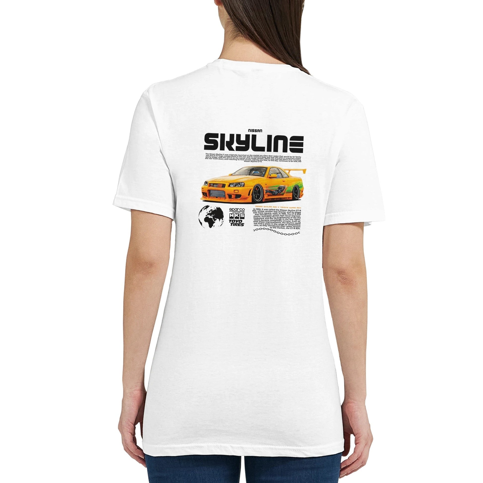 Weißes klassisches T-Shirt mit Nissan Skyline Auto Motiv auf der Rückseite