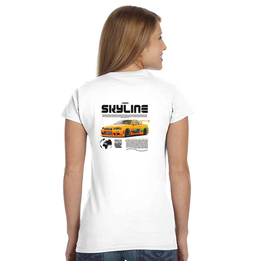 Weißes klassisches T-Shirt mit Nissan Skyline Auto-Design auf der Rückseite, aus 100% Baumwolle, halbtailliert und umweltfreundlich produziert