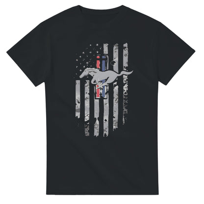 Schwarzes Horse American T-Shirt mit amerikanischer Flagge und Pferdemotiv, Unisex, aus 100% Baumwolle, klassischer Schnitt, langlebig und komfortabel.