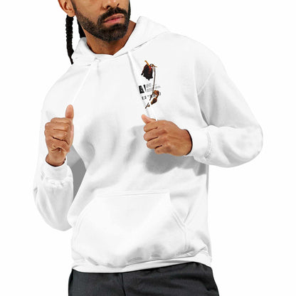 Mann trägt weißen Lira Bequemer Hoodie mit urbanem Design und komfortablem Schnitt